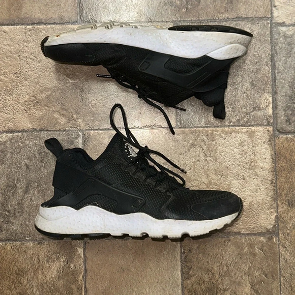 Nike  Size 7.5 - Picture 2 of 7